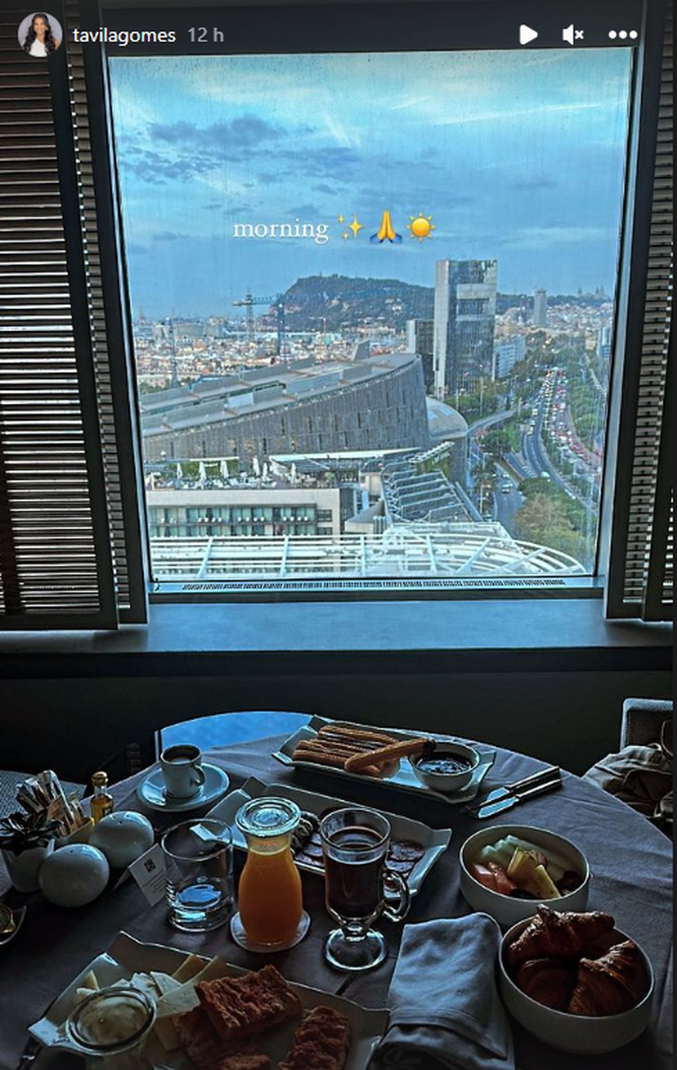 Távila Gomes e Luva de Pedreiro estão em Barcelona — Foto: Reprodução/Instagram