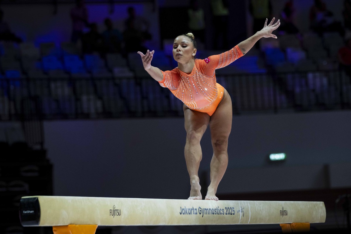 Flávia Saraiva Conquista Final no Mundial e Brasil Brilha na Ginástica: Veja os Detalhes!