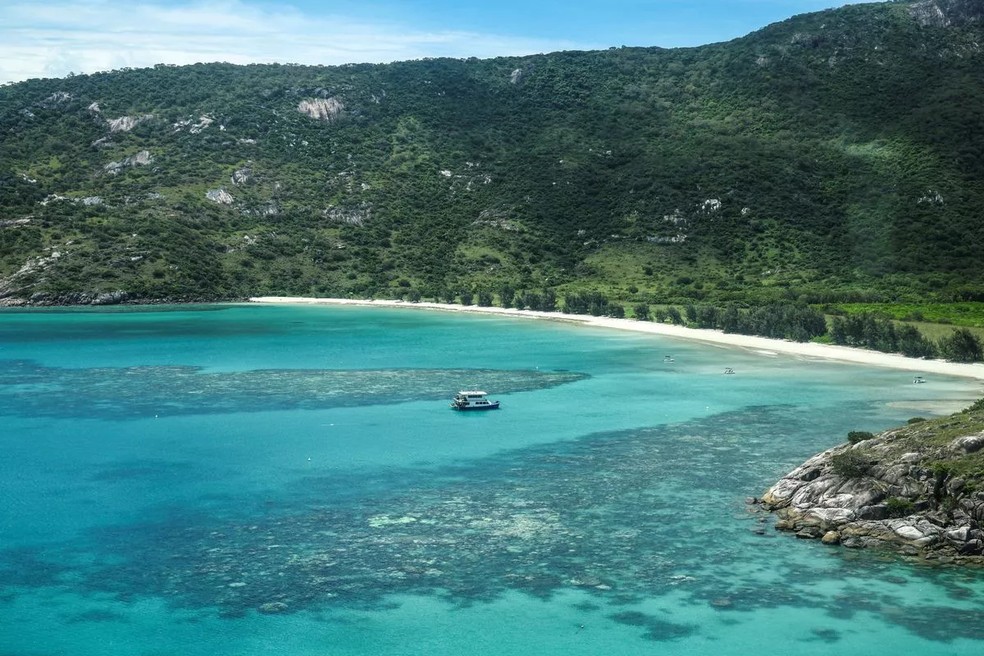 O local, onde a idosa foi 'abandonada', é uma ilha desabitada na Grande Barreira de Coral — Foto: Reprodução