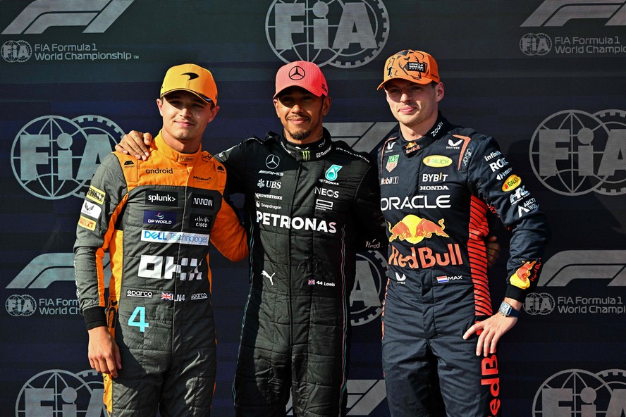 Lewis Hamilton cria time de rali de carros elétricos