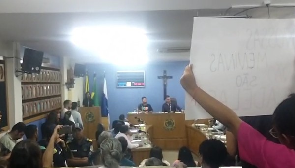 Câmara de Barra do Piraí rejeita pedido de impeachment do prefeito