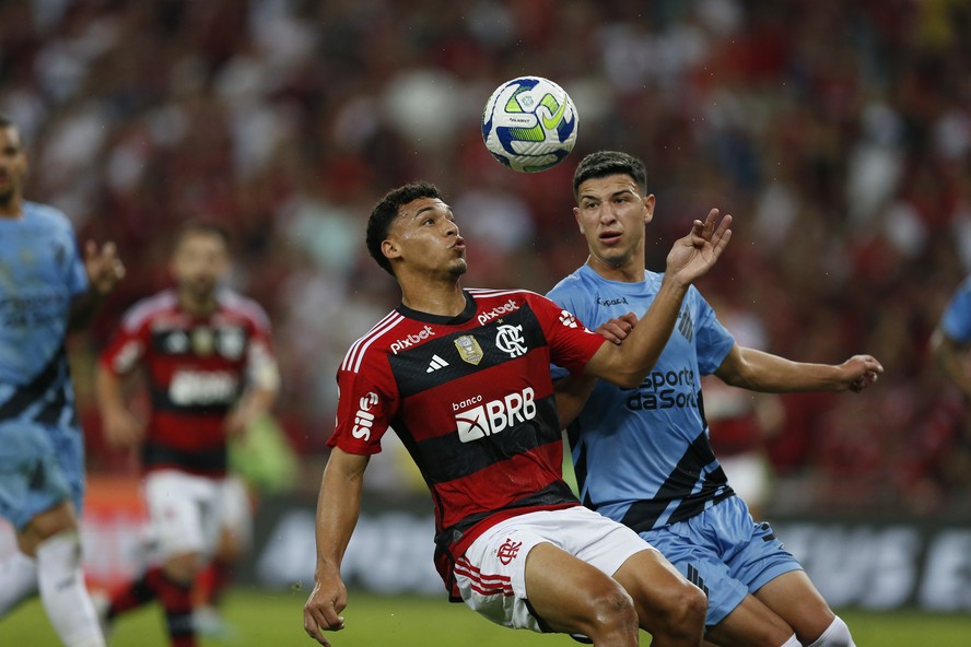 Saiba quais são os cinco melhores jogadores chilenos de todos os