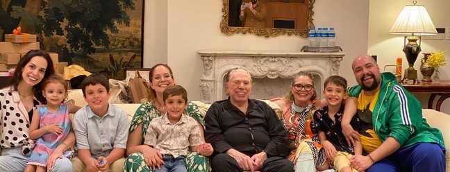 A família de Silvio Santos reunida  — Foto: reprodução/ instagram 