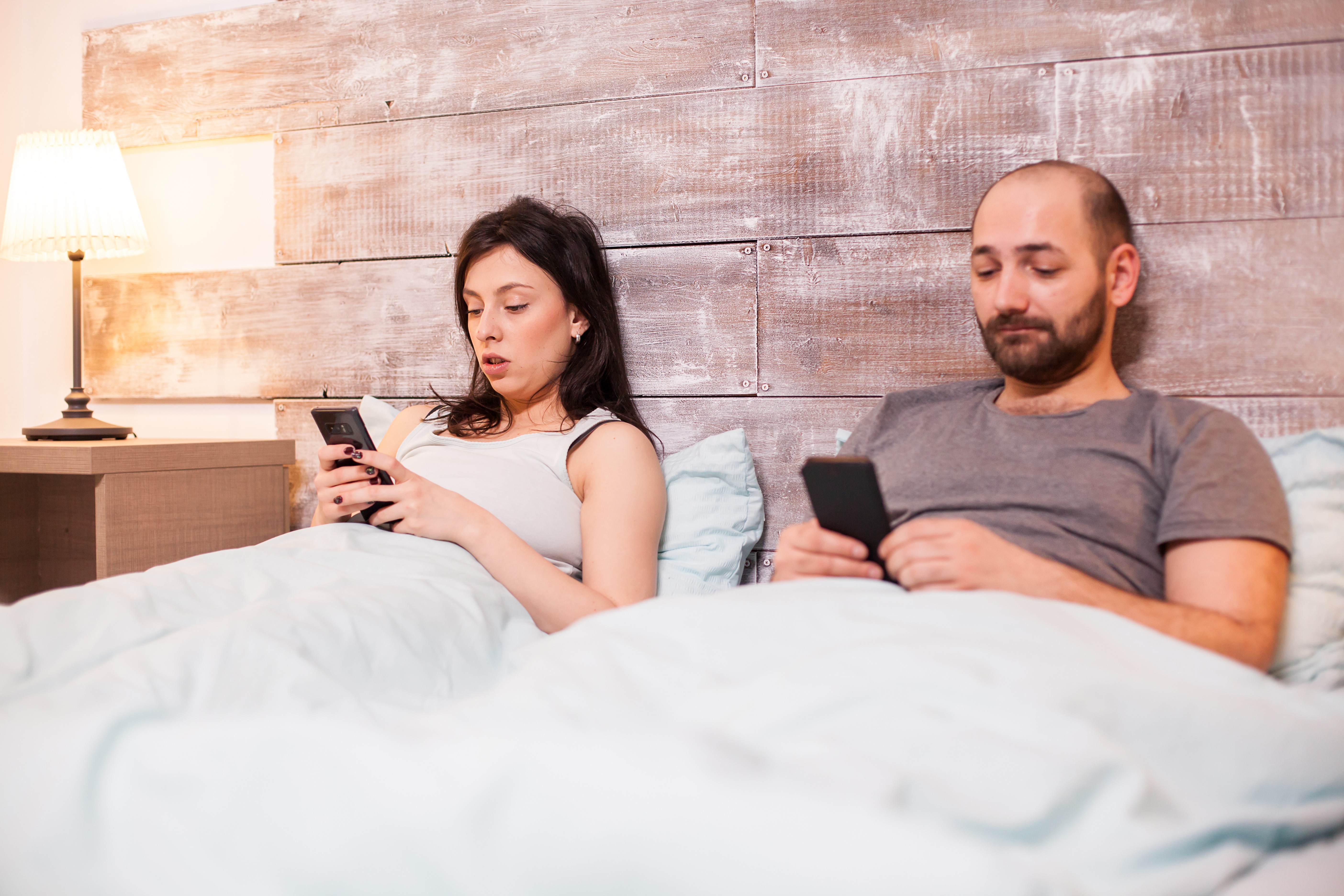 Não é falta de amor: entenda o que está matando o desejo na maioria dos casais