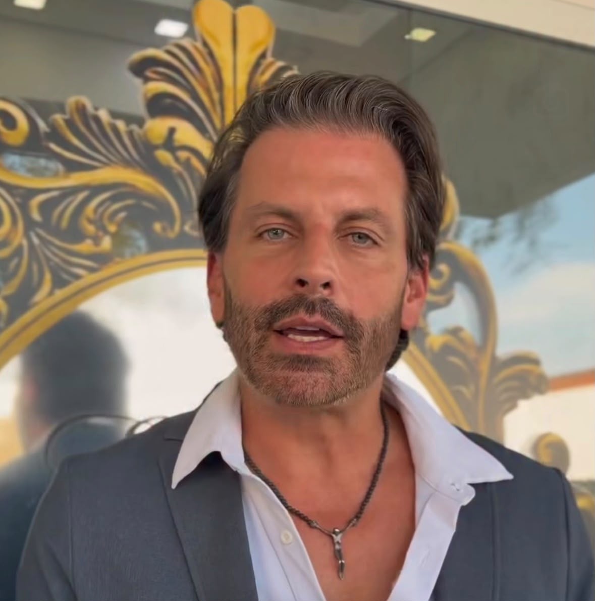 Galã Henri Castelli faz nova harmonização facial; veja o resultado
