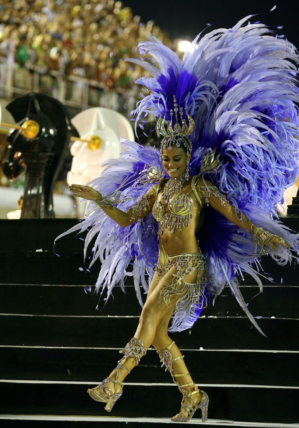 Juliana Paes na Viradouro, em 2007 — Foto: Marcelo Theobald