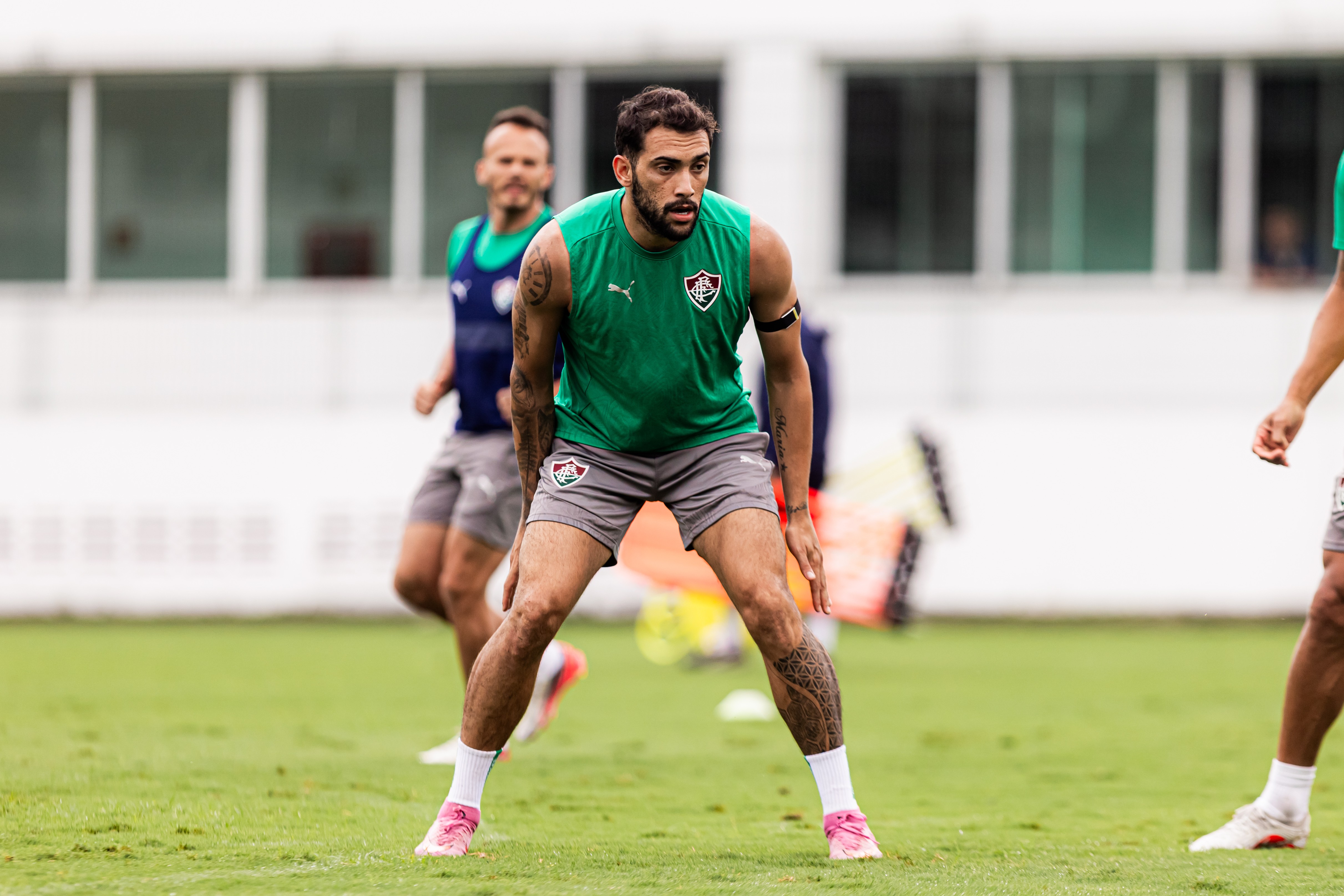 E o Freytes? De titular absoluto com Zubeldía ao fim da fila de Marcão, zagueiro tem futuro ameaçado no Fluminense