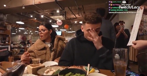 Streamer exibe acidentalmente QR Code durante live em restaurante e acaba com 'conta de R$ 65 mil'