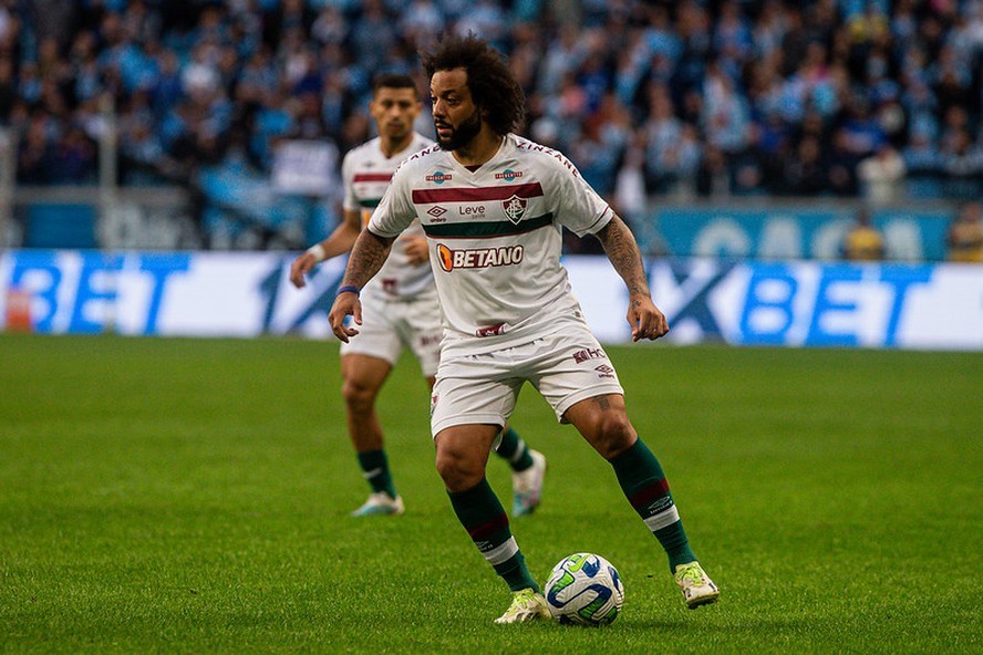 Marcelo se aposenta do futebol