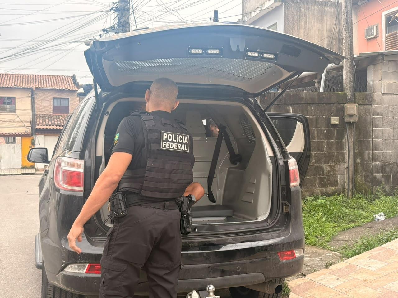 Homem suspeito de participar de grupo que troca vídeos de abuso sexual envolvendo crianças e adolescentes é preso pela PF