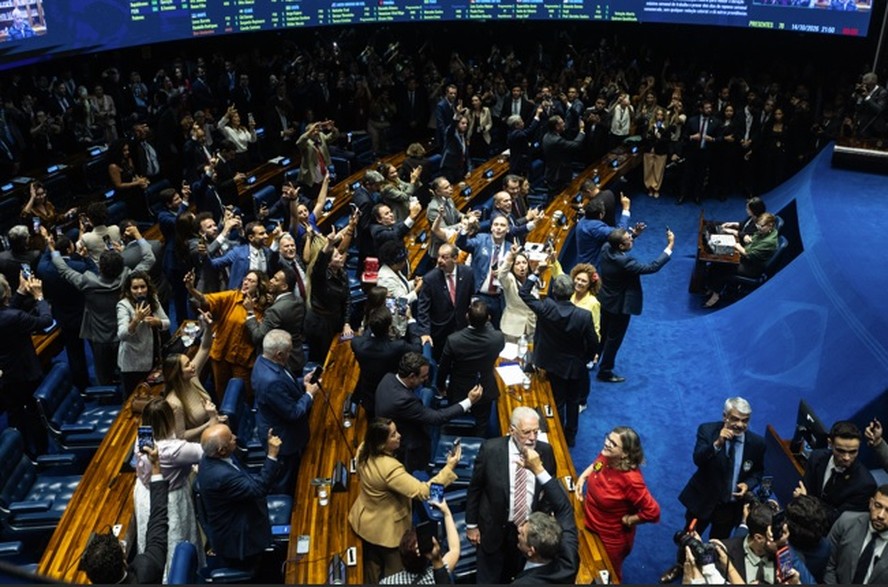 Congresso Nacional promulga fim da escala 6x1