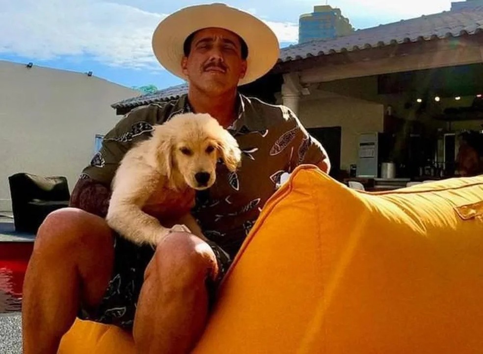 André e a cadela Bolinha — Foto: Reprodução / Redes Sociais