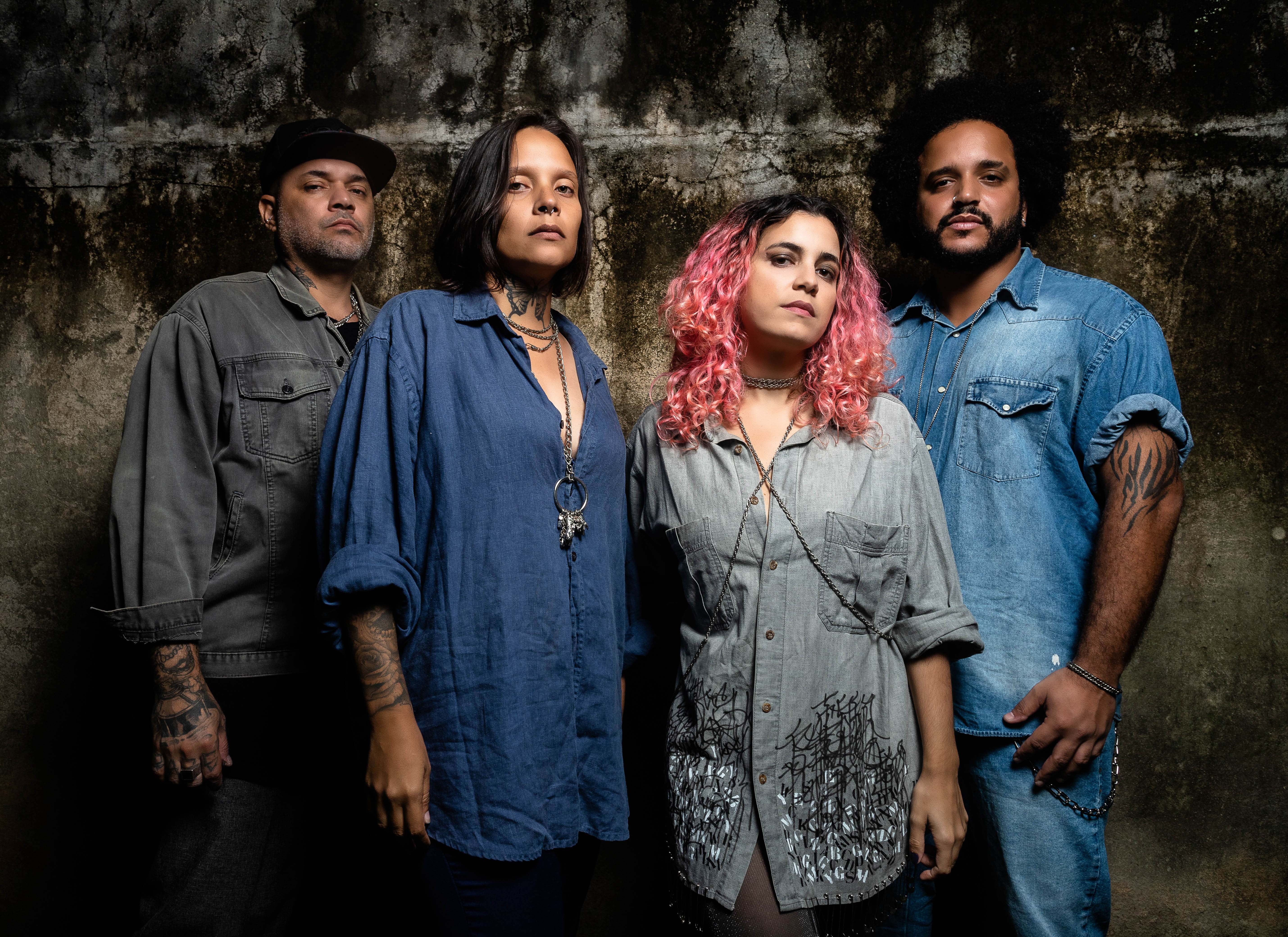 Msicos da Canto Cego banda de rock formada na Mar cele | Entretenimento | QTU - Notícias
