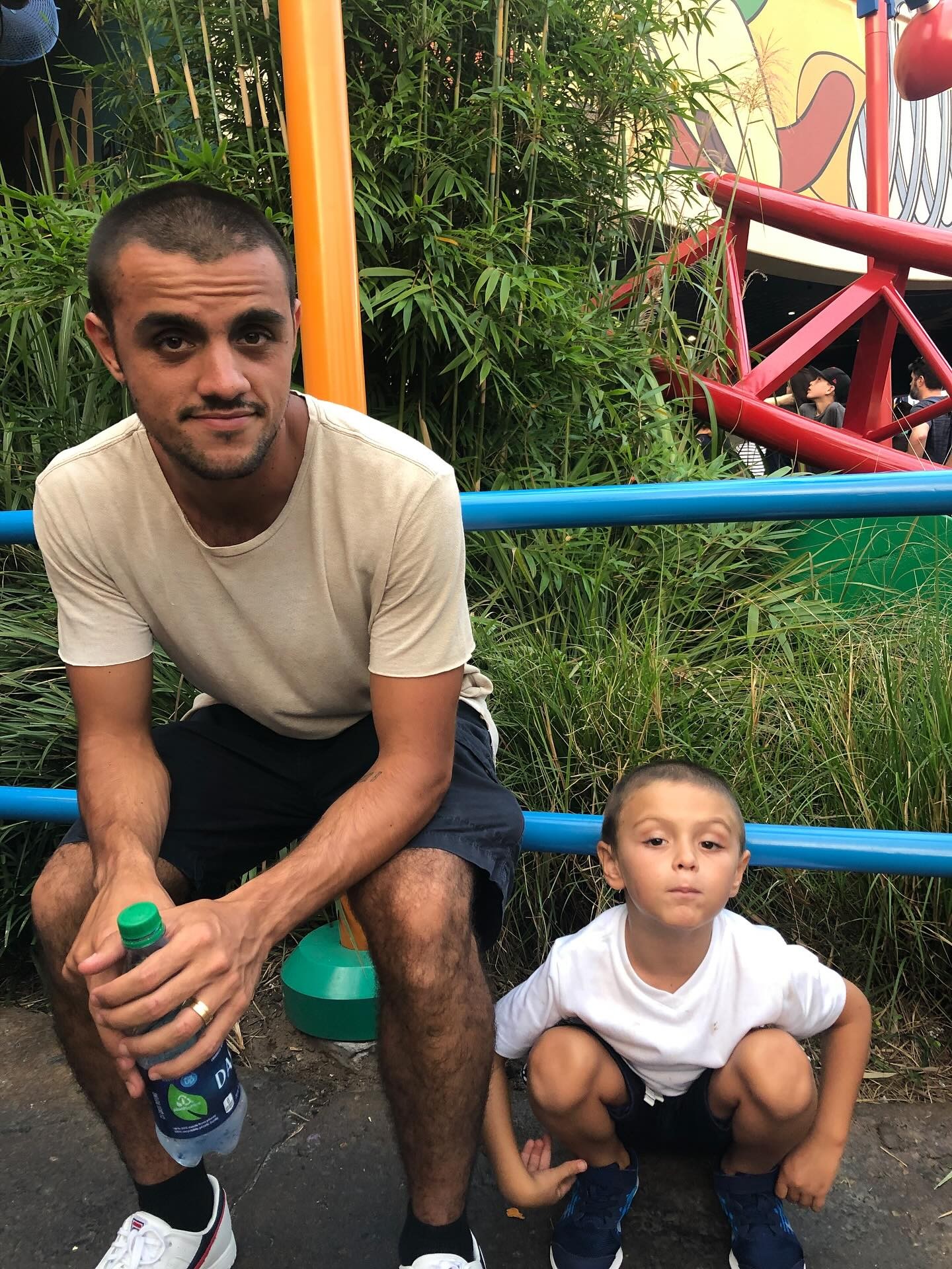 Felipe Simas cita reação dos irmãos após sua conversão e desejo de ...