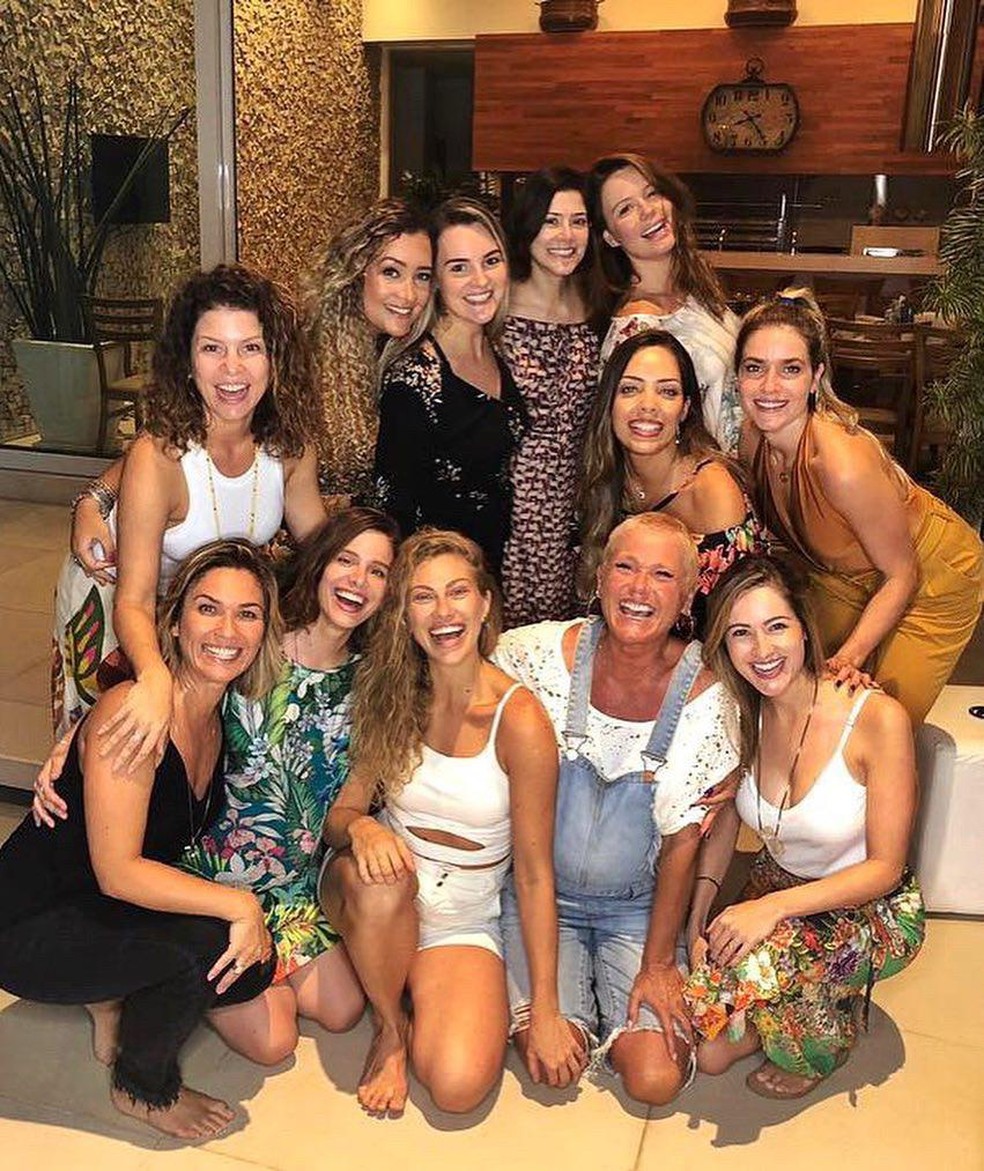 As Paquitas em um reencontro com Xuxa  — Foto: reprodução e divulgação
