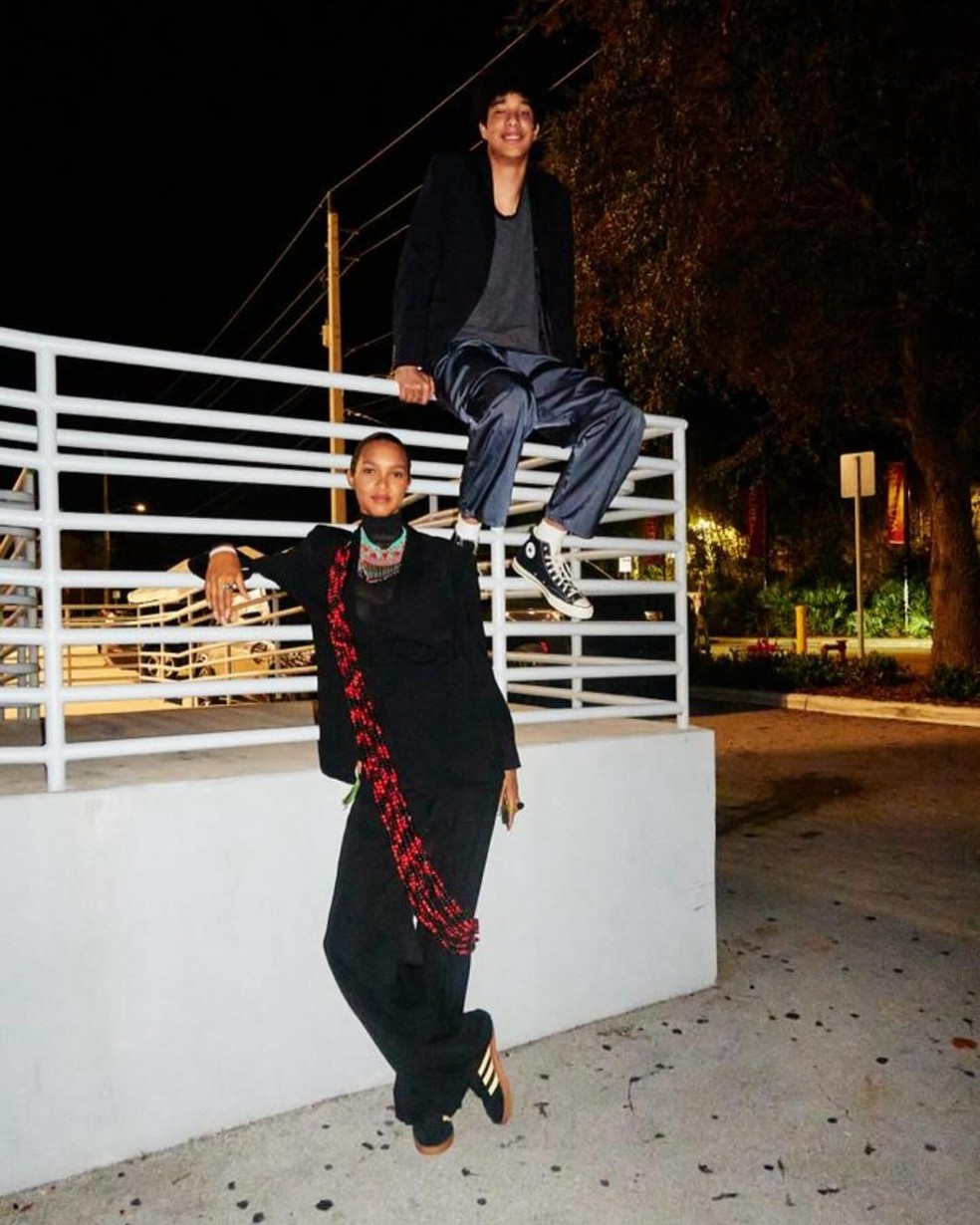A modelo Lais Ribeiro e o filho Alexandre — Foto: reprodução