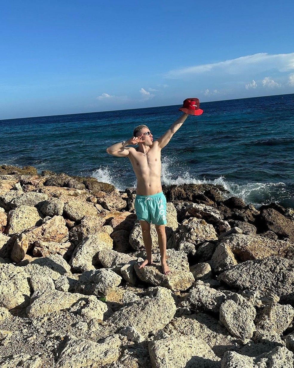 Leo Picon em Curaçao — Foto: Reprodução/Instagram