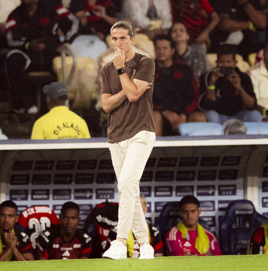 Filipe Luís, do Flamengo, com seu novo visual para 2026