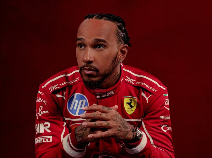 Hamilton desmente rumores sobre saída da Ferrari