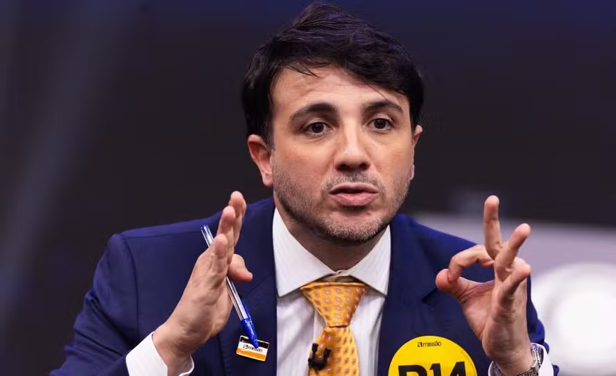 Renan Santos diz que perigo 'é maior com Flávio', mas descarta apoio a Lula: 'Eu não vou votar, votem em quem quiserem'