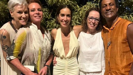 Leilane Neubarth Assume Relacionamento e Celebra 