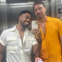 O bailarino Jordan Dafner namora o ex-goleiro Emerson Ferretti, presidente do Bahia — Foto: reprodução/ instagram