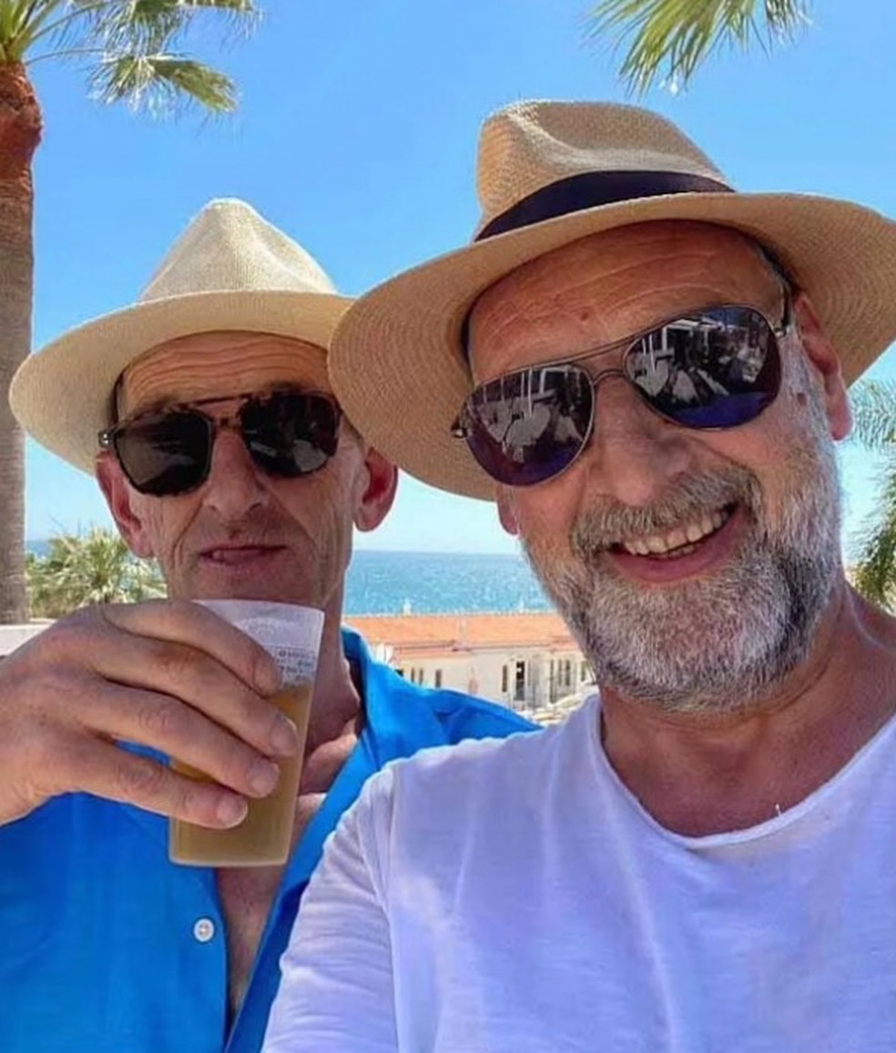 Paul Spiers e o irmão, Dave, em resort em Portugal — Foto: Reprodução
