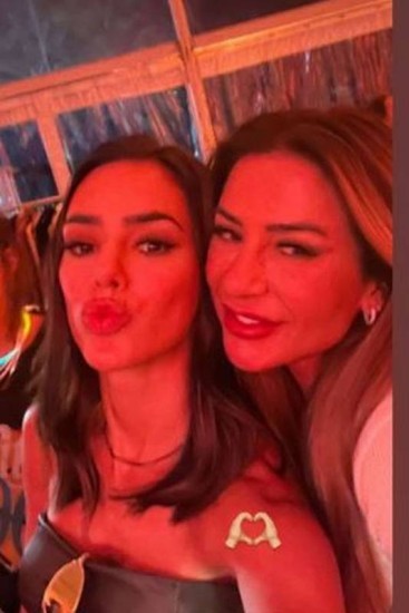 Bruna Biancardi e Mariane Bernardi, namorada de Neypai — Foto: Reprodução / Instagram