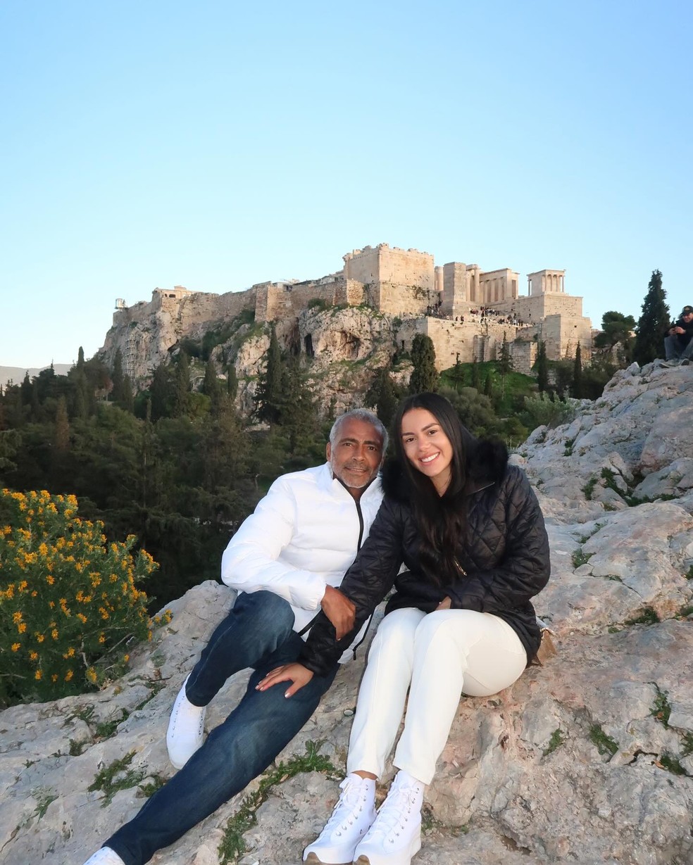 Romário e a estudante Alycia Gomes, de 22 anos, na Grécia — Foto: Reprodução/Instagram