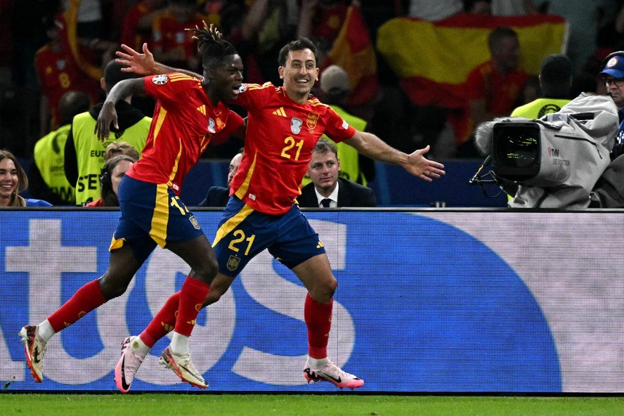 Oyarzabal (21) marcou o gol da vitória da Espanha
