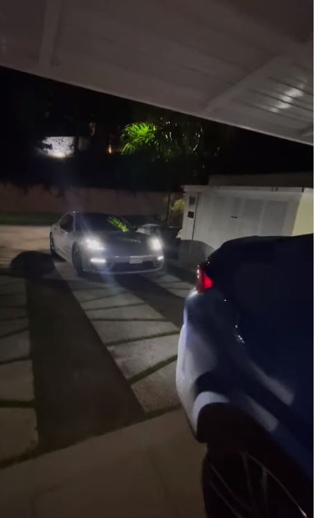 Orochi entra na garagem com seu Porsche — Foto: reprodução/ instagram