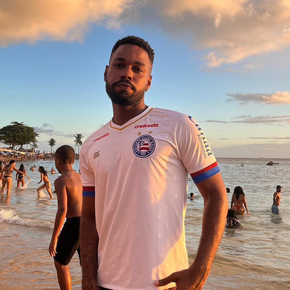 O bailarino Jordan Dafner namora o ex-goleiro Emerson Ferretti, presidente do Bahia — Foto: reprodução/ instagram