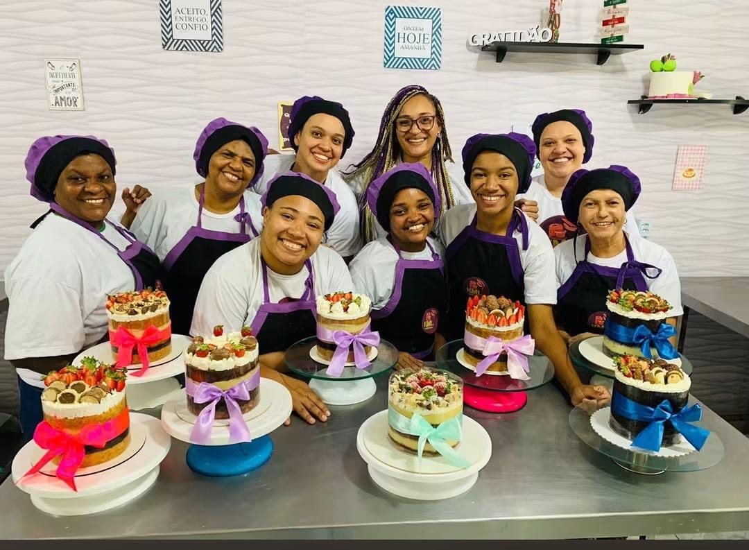 Campeã de reality da GNT, confeiteira da Maré já formou mais de 7 mil alunos e oferece cursos gratuitos