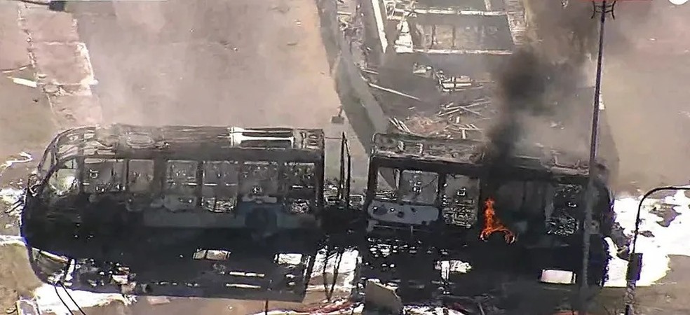 Rio sitiado: cariocas relatam terror após morte de miliciano e ônibus queimados — Foto: Reprodução