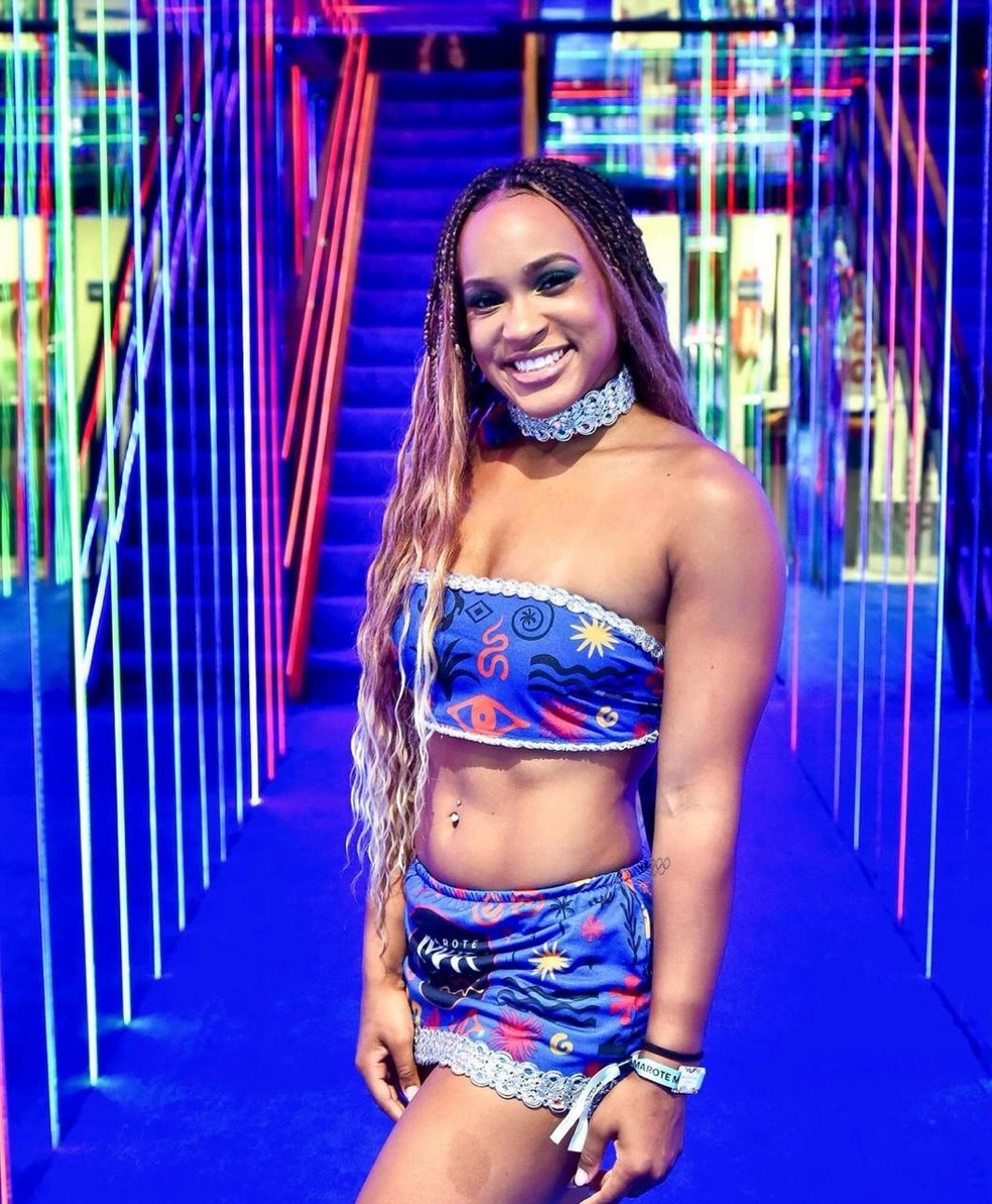 Rebeca Andrade termina namoro com fisiculturista e se joga no carnaval na  Sapucaí