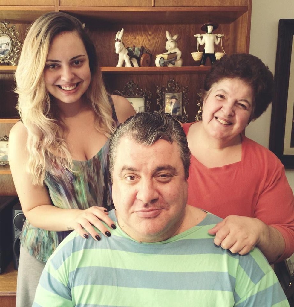 Gerson Brenner com a mulher e a filha, Ana — Foto: Instagram