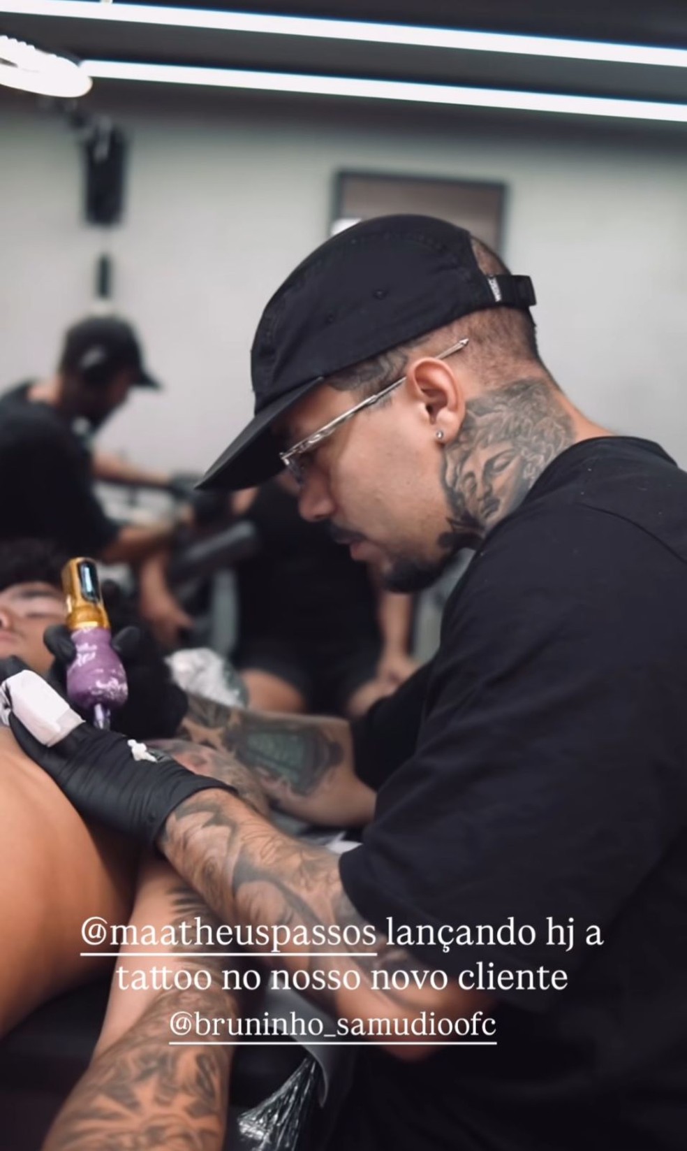 Bruno Samudio fecha peitoral com tatuagens &mdash; Foto: Reprodu&ccedil;&atilde;o/Instagram