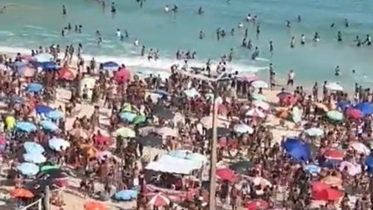 PM detém 80 pessoas na Praia de Copacabana; duas ficaram presas