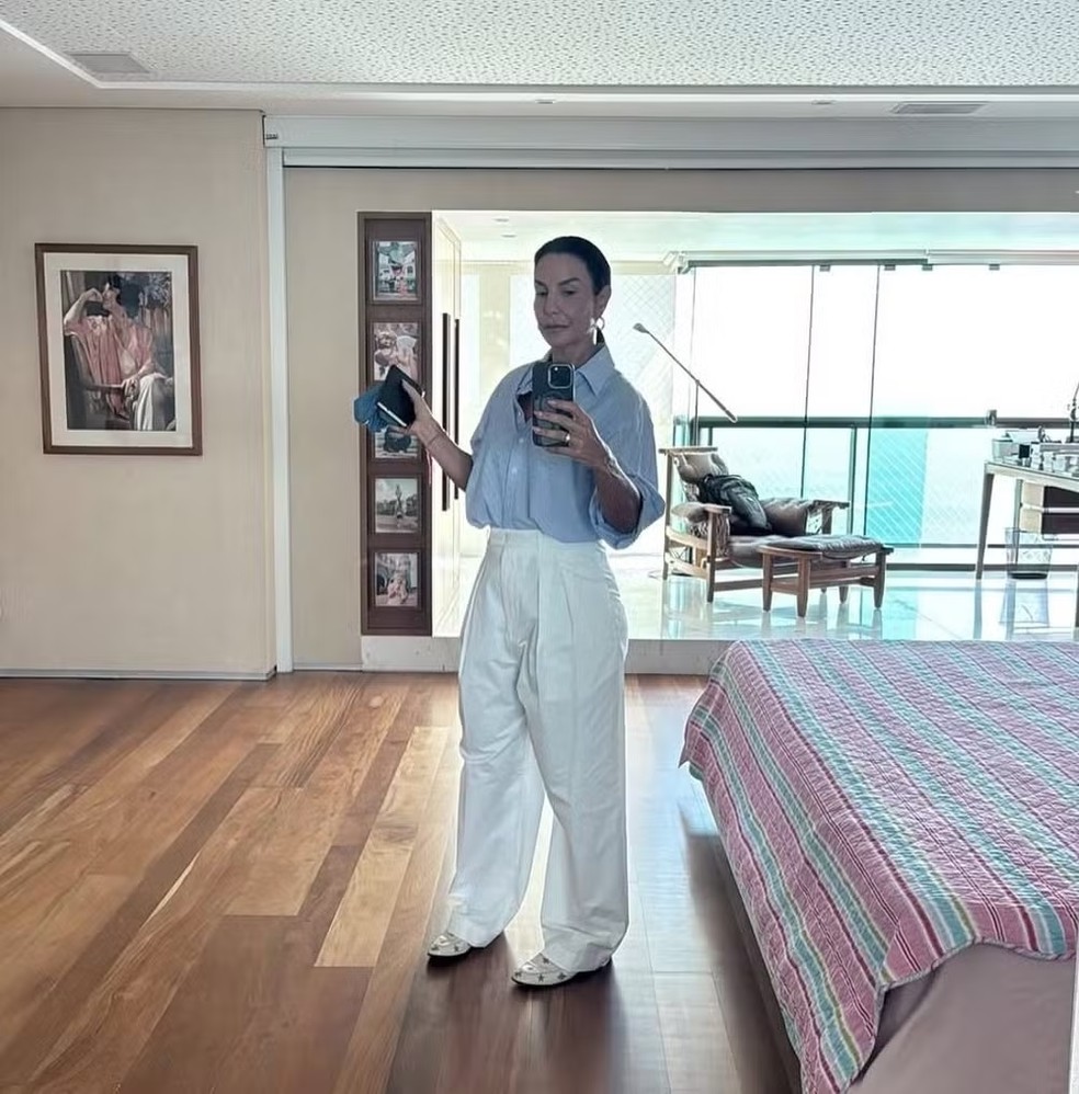 Ivete em seu apartamento de Salvador — Foto: rep/ instagram