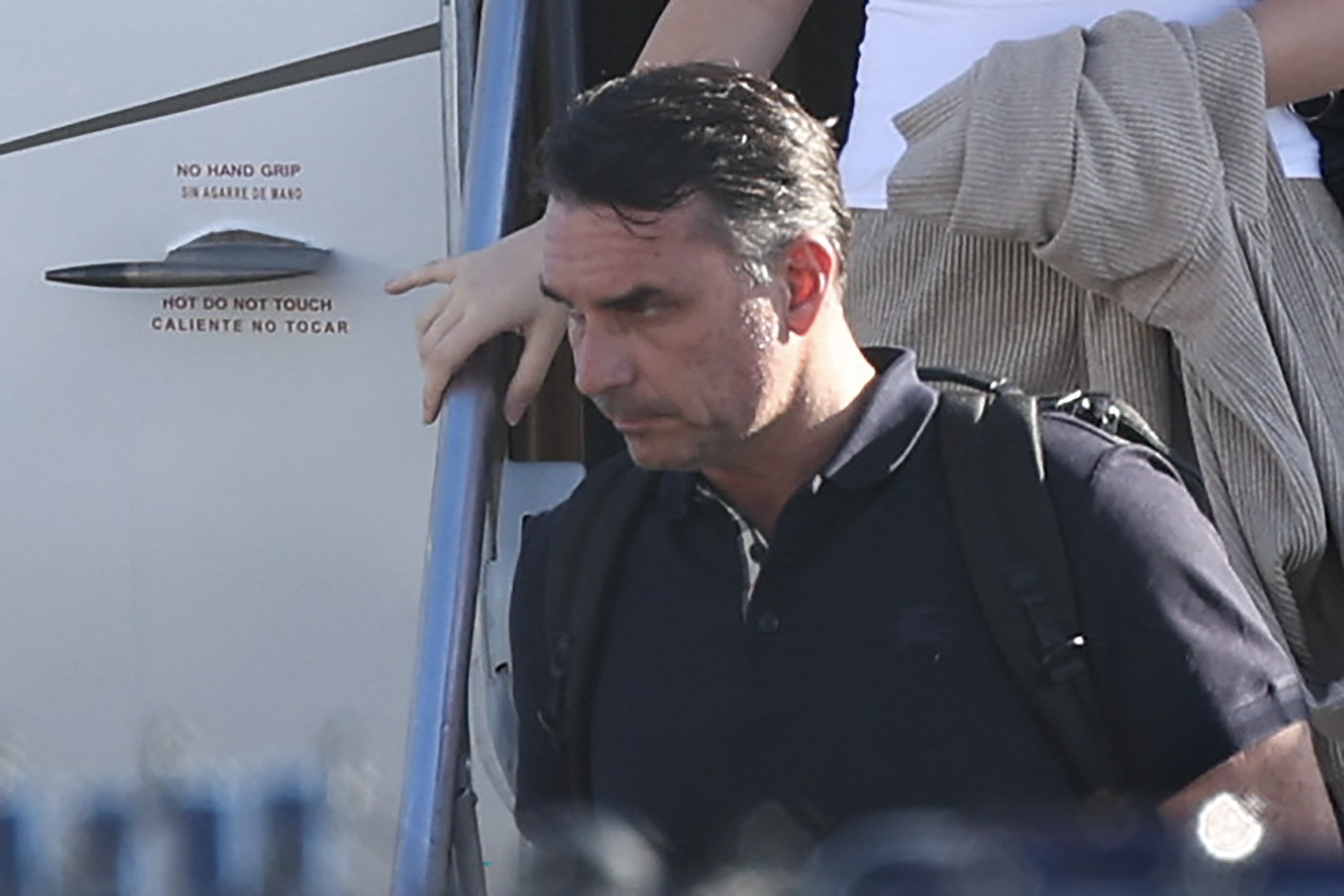 Flávio primeiro se declara 'presidente eleito do Brasil' e depois troca para ‘líder’ em carta de teor golpista