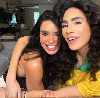 Ex-zagueira da seleção e comentarista da Globo Aline Calandrini é noiva de ex-bailarina do Faustão; conheça