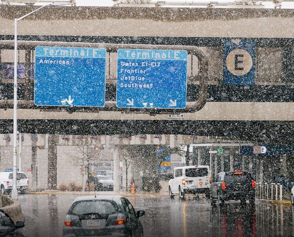 'Neve' rara &eacute; registrada na Filad&eacute;lfia sob temperatura de 34 graus &mdash; Foto: Reprodu&ccedil;&atilde;o/X