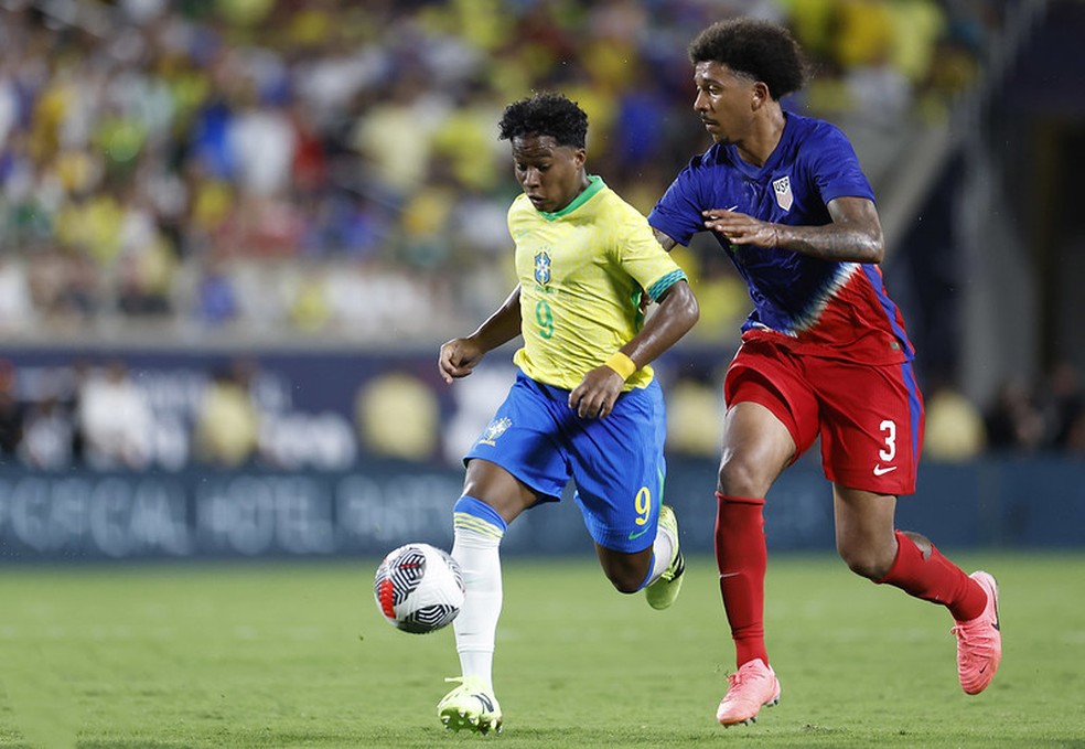 Endrick entrou bem contra os Estados Unidos, mas &eacute; um dos encaixes a ser melhorado &mdash; Foto: Rafael Ribeiro - CBF