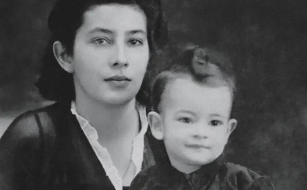 Ney Matogrosso com a mãe, Beita Pereira — Foto: Arquivo pessoal