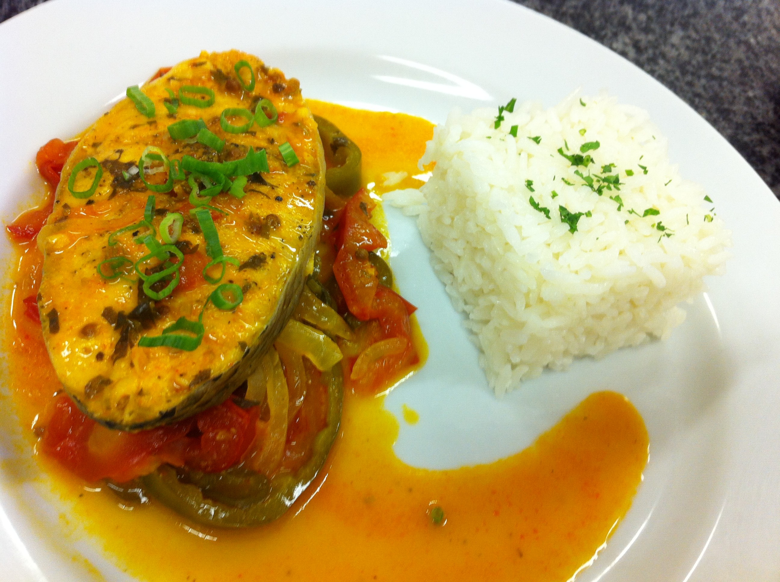 História e tradição à mesa: a moqueca tem sabor de Brasil
