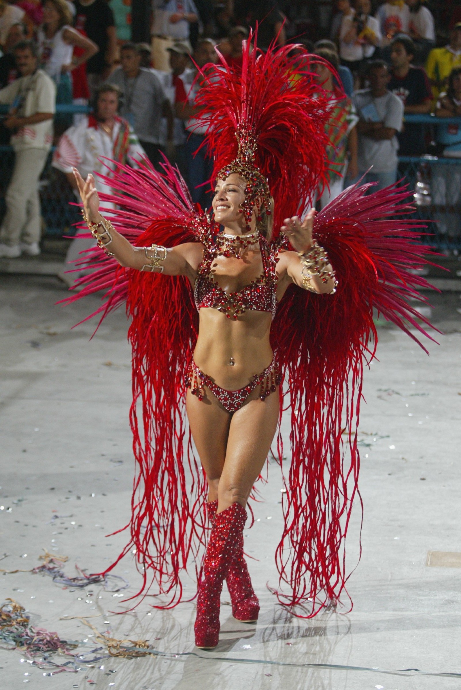 Ana Claudia Soares, ex-mulher do bicheiro Maninho — Foto: Arquivo/Globo e Instagram