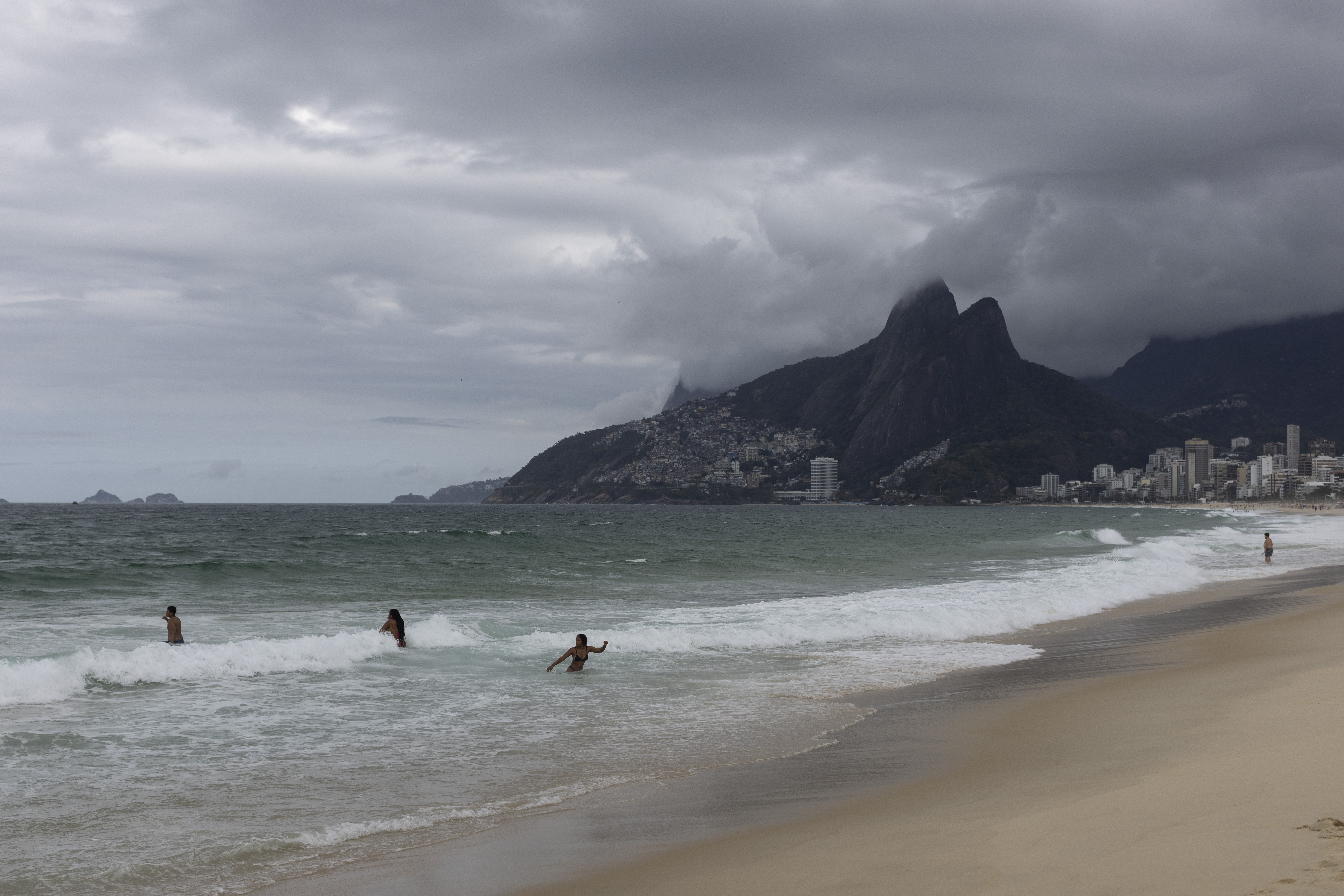 Veja a previsão de tempo no segundo turno da eleição: Rio deve ter pancadas de chuva neste domingo