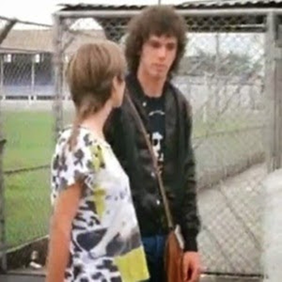 Mum tomchilab porno tomosha qiling