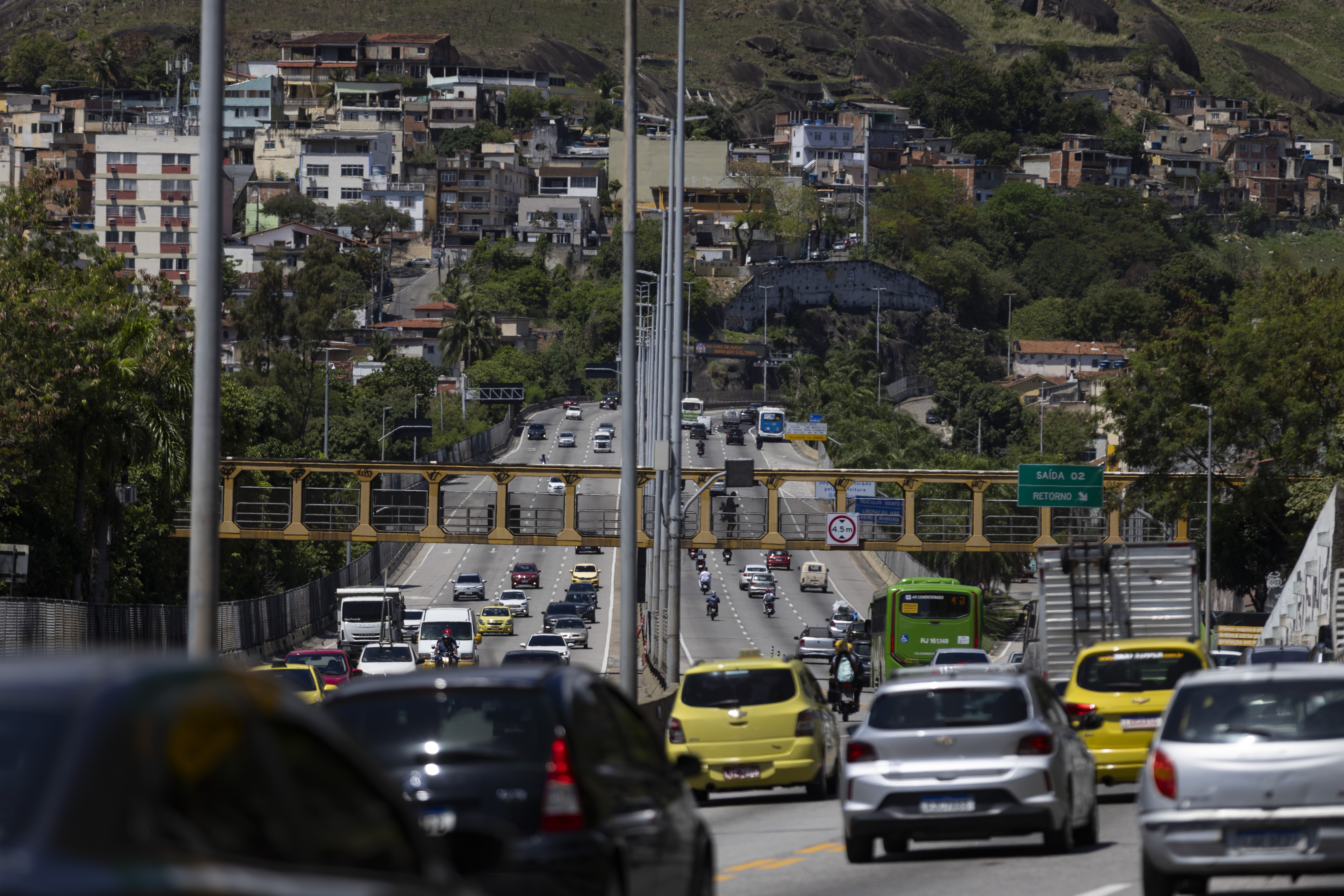 Motoristas do Rio emitem quase 410 mil documentos de IPVA 2026 no primeiro dia de consulta