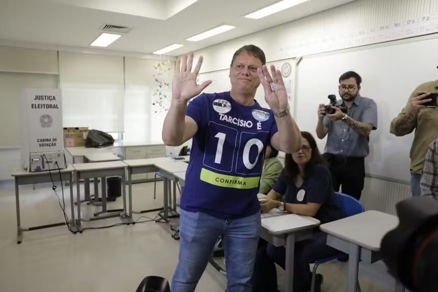 Tarcísio vence Haddad no primeiro turno e vai governar São Paulo por mais quatro anos